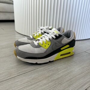 Nike Air Max 90 Volt